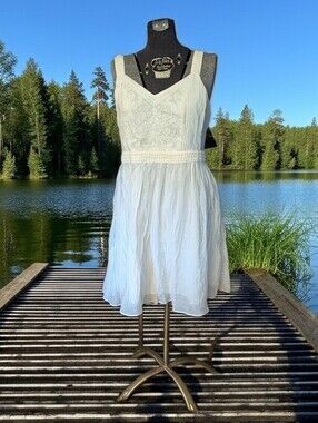 Archival 2011 LOFT Ann Taylor White Cotton-Lace Embroidered Fit & Flare Dress L